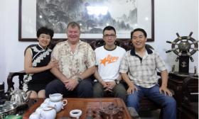 世界第一生命教練、全然心理學創(chuàng)始人杰夫·艾倫一行到我公司參觀